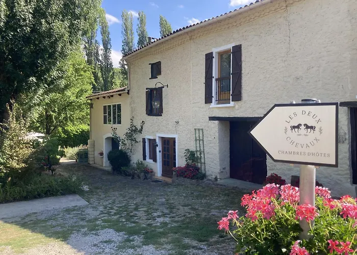 Les Deux Chevaux Chambres D\'Hotes